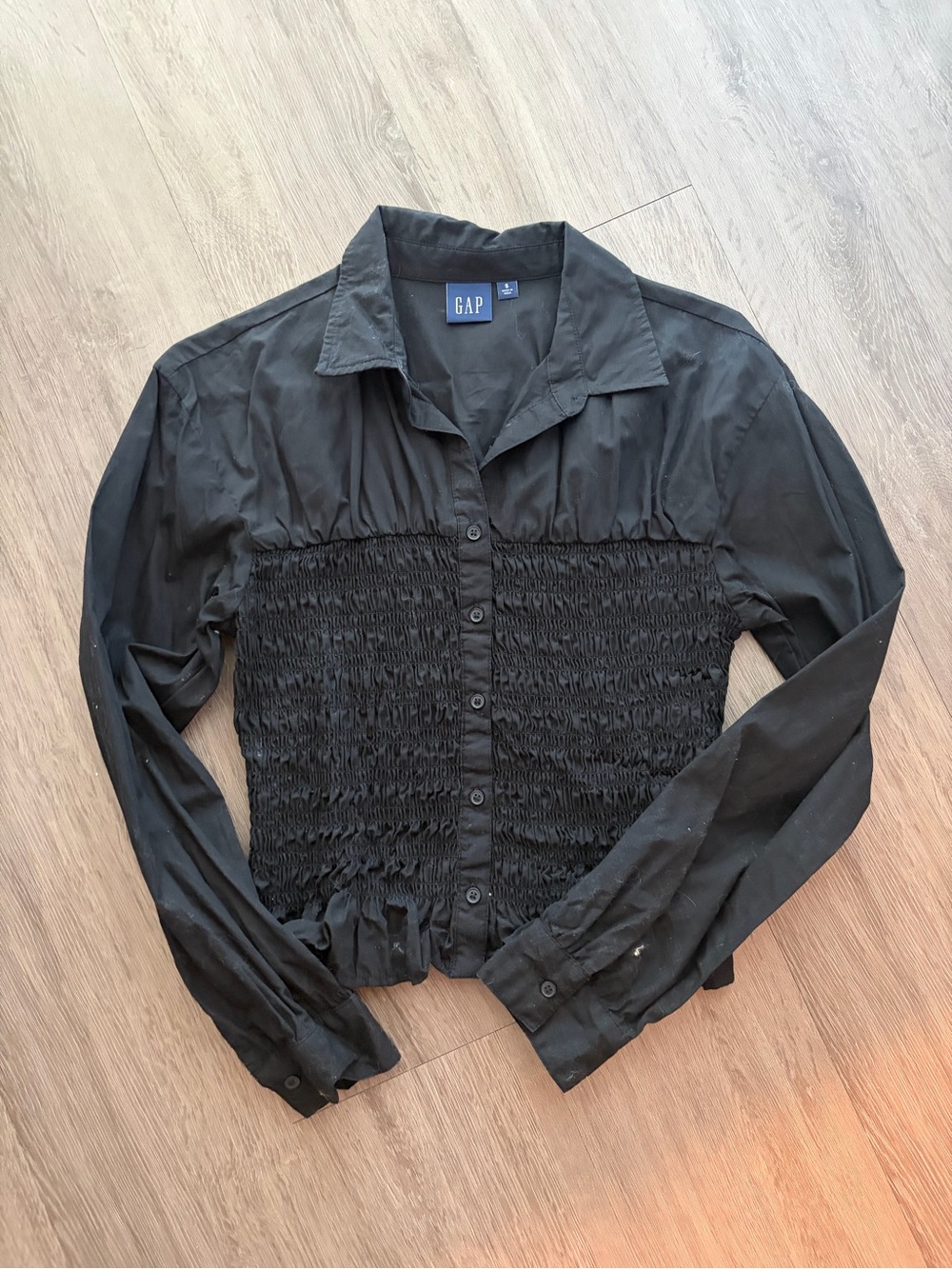 GAP Black Long-Sleeve Smocked Button-Down Shirt